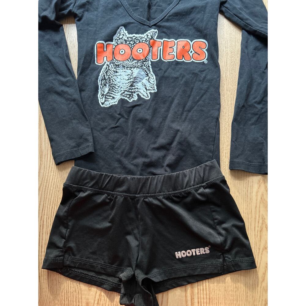 b20 Women 2pc Hooters Girl Uniform Long sleeve Top & Shorts size Xs Waist 12-16" - Picture 2 of 4